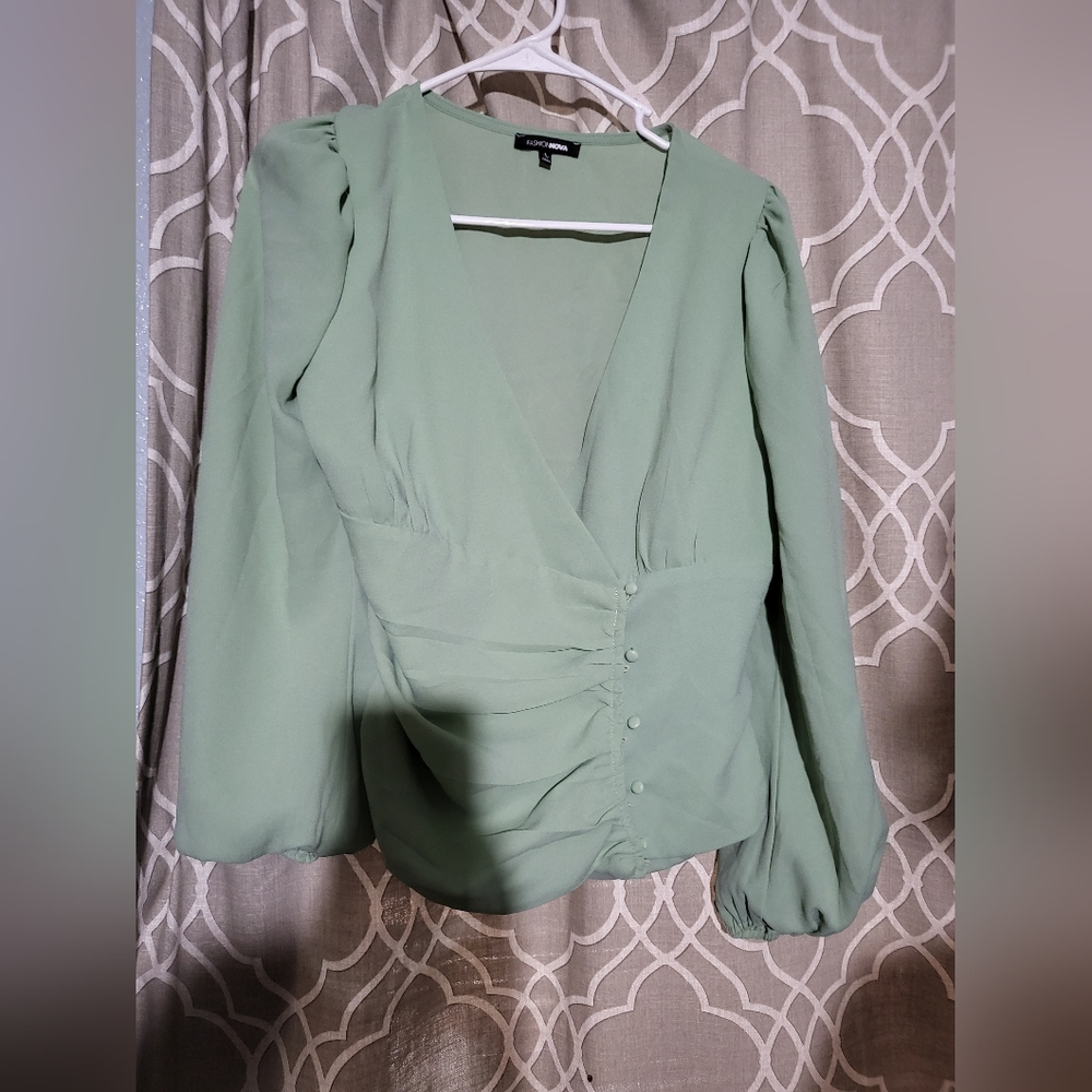 Fashion Nova long sleeve blouse